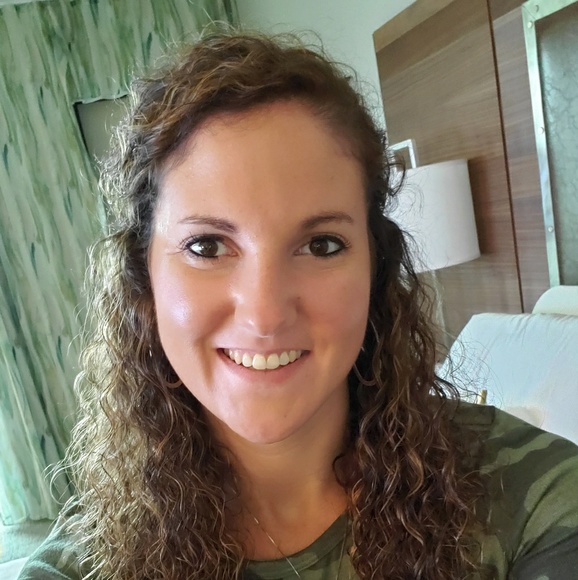 Meet your Posher, Carrie - Picture 1 of 1